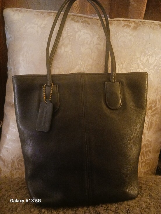 Coach Handbags - VINTAGE COACH BUCKET BAG